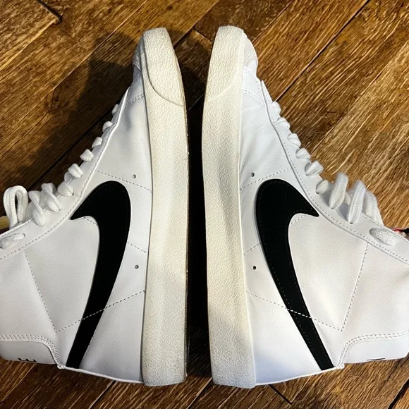 Nike Blazer Mid '77 Vintage black white high top leather shoe ~Women’s Size 9 - Picture 3 of 10